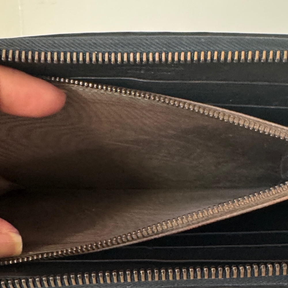 Bottega Veneta Black Zippy Long Wallet Women’s - Picture 11 of 14